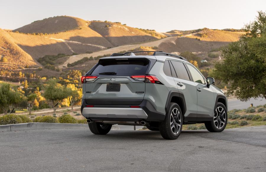  Toyota RAV4 Adventure 2018 года  (NA) (фото 44 из 196)